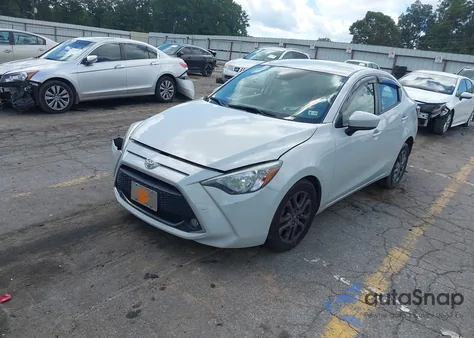 2019 Toyota Yaris Le z USA, uszkodzony, nr VIN 3MYDLBYV7KY509419